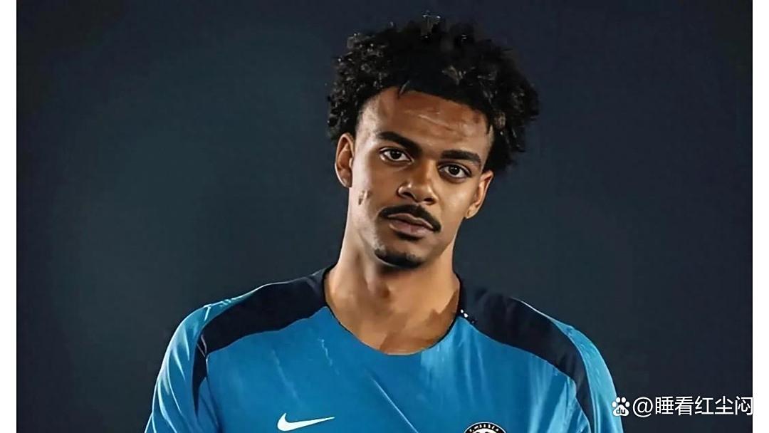 关于今晚英超传出新动向，比利亚雷亚尔单刀错失，管理层表态——管理层满意，细节决定成败的信息